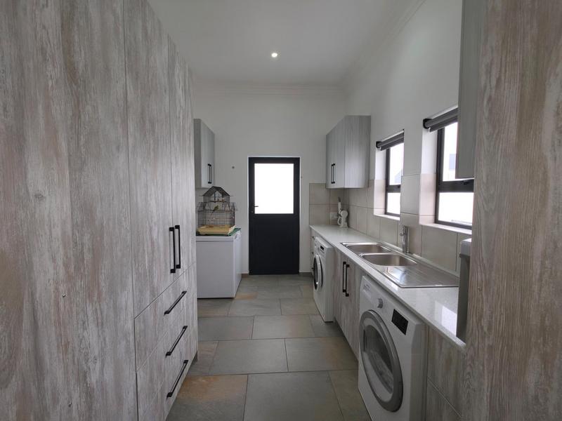 5 Bedroom Property for Sale in Dwarskersbos Western Cape